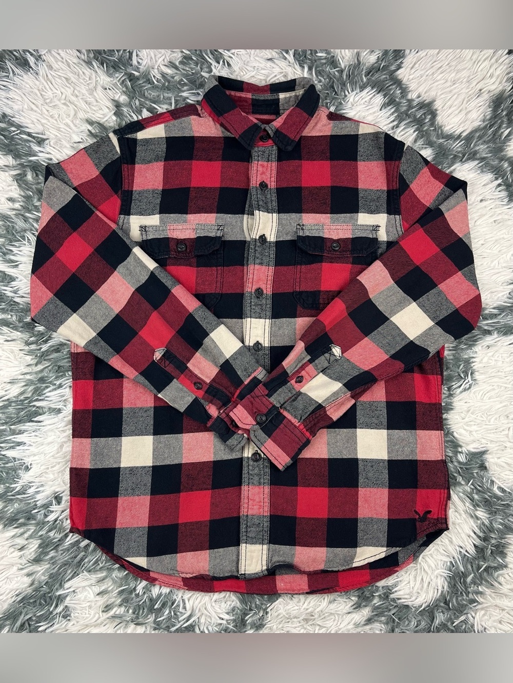 American Eagle Heritage Men's Red Classic Front Pocket Plaid Flannel Size Medium